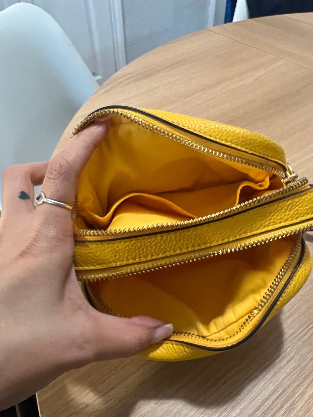 Tory Burch Perry Bombé Mini Bag Yellow Leather - Picture 9 of 12